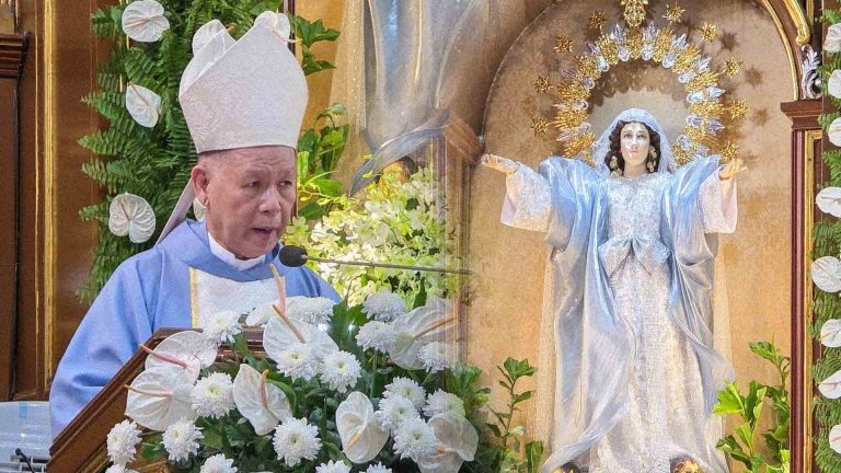 Mananampalataya, hinimok ng Arsobispo ng Maynila na tuluran ang Birheng Maria
