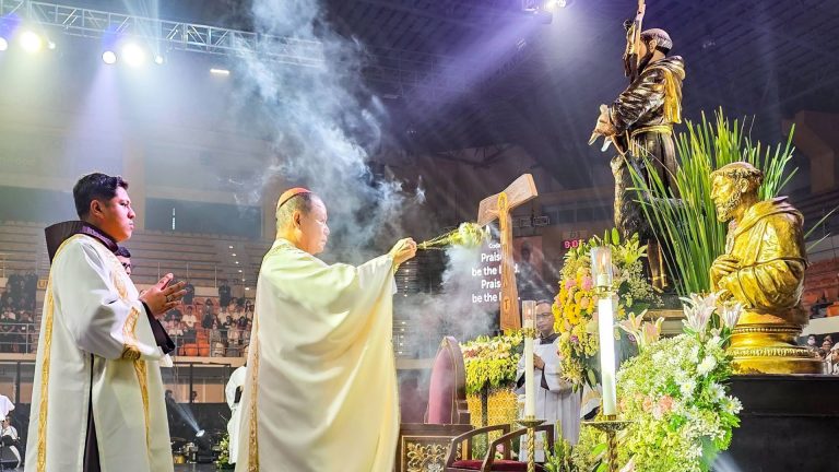 Tunay na yaman, naka-ugat sa paglilingkod sa diyos at kapwa-Cardinal Advincula